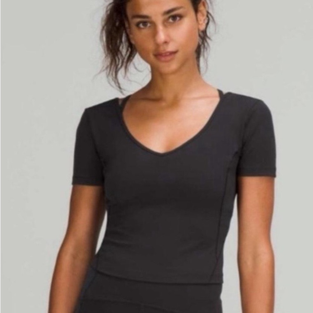 Lululemon Athletica Ribbed Contoured V-Neck SS Crop Yoga Top Black Ribbed Sz 4